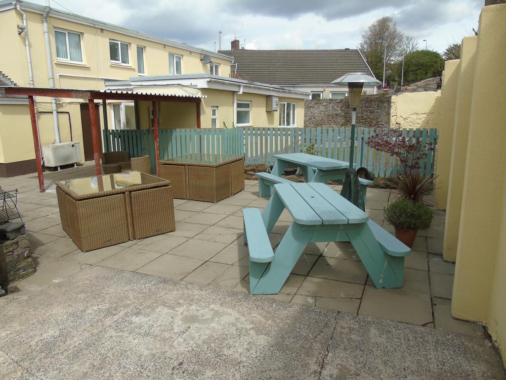 The Pembrey Country Inn エクステリア 写真
