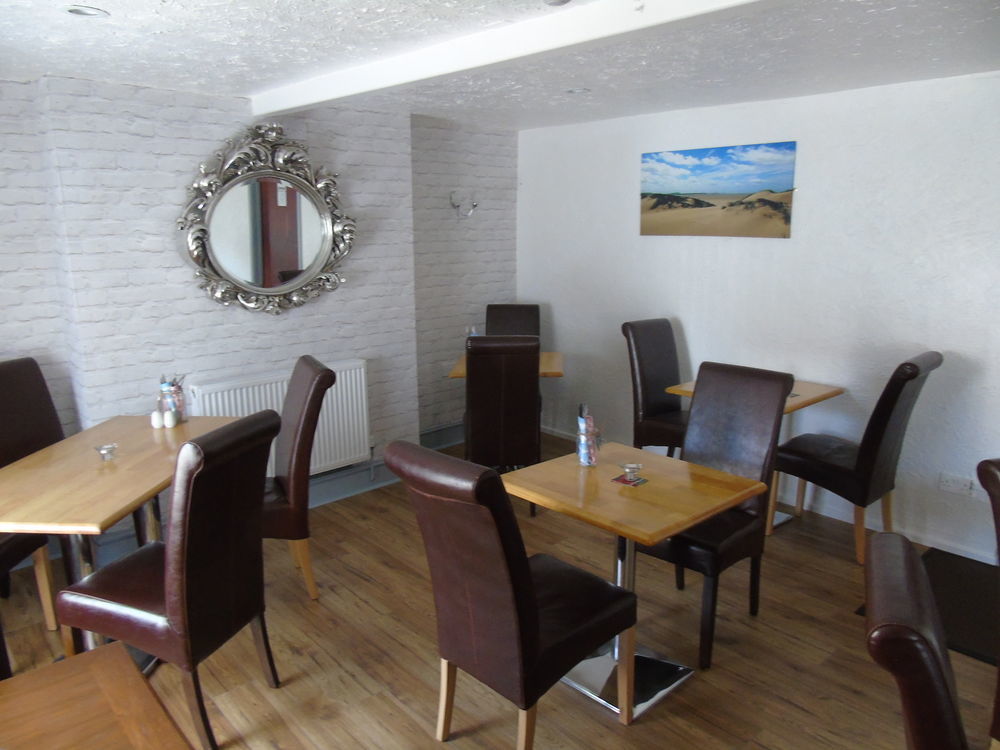 The Pembrey Country Inn エクステリア 写真