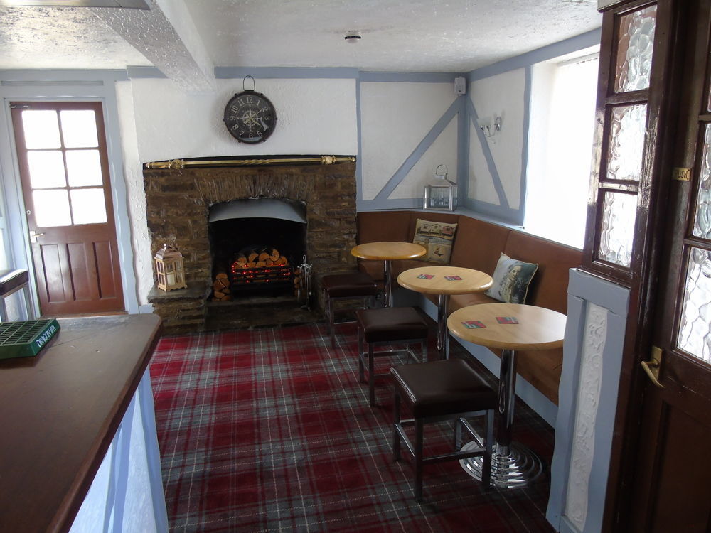 The Pembrey Country Inn エクステリア 写真