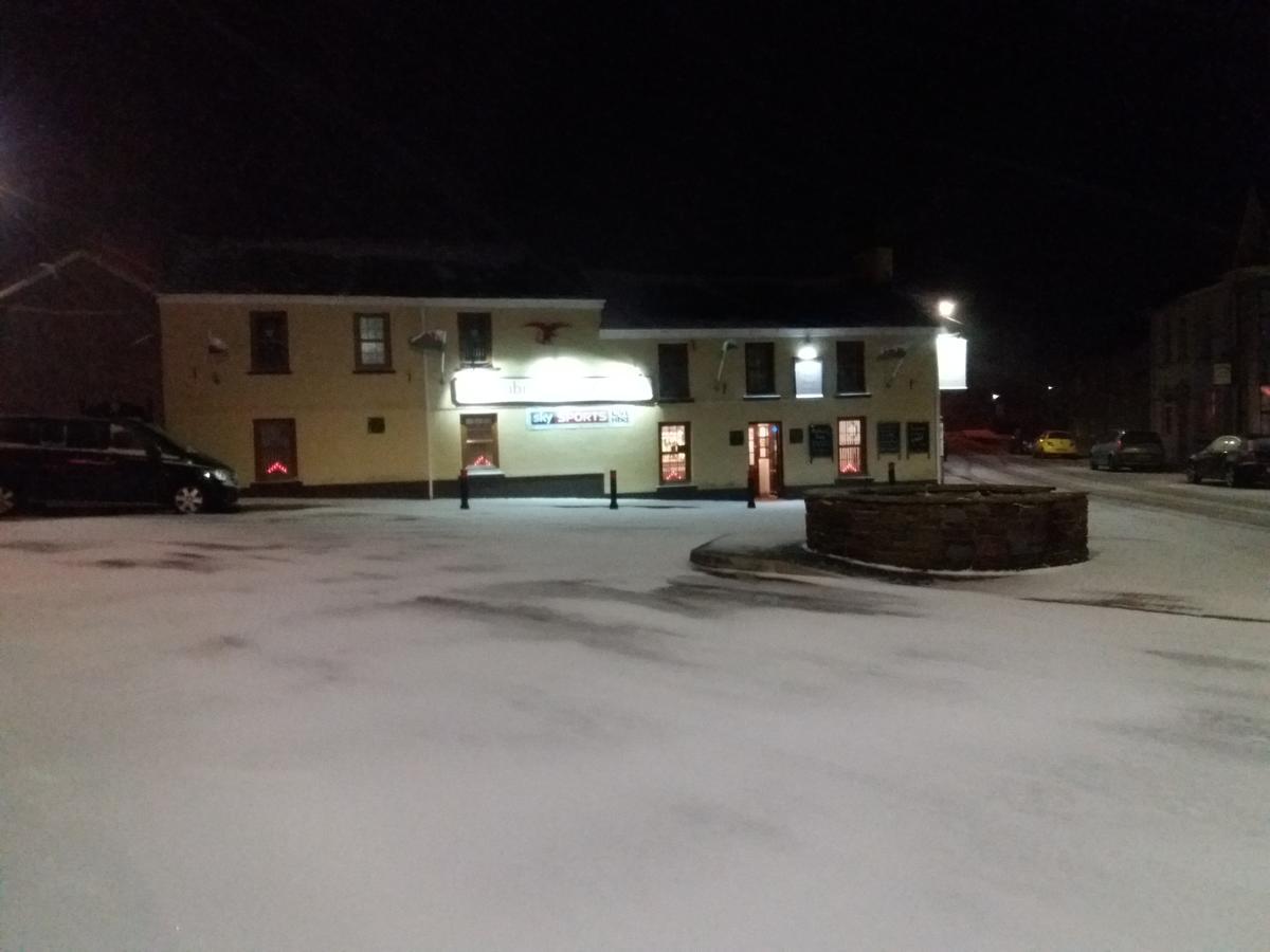 The Pembrey Country Inn エクステリア 写真